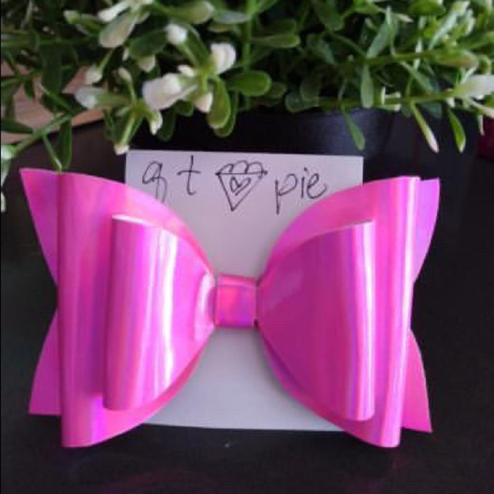 Large Hot Pink Bow about 4in wide & 2 1/2 wide 🎀